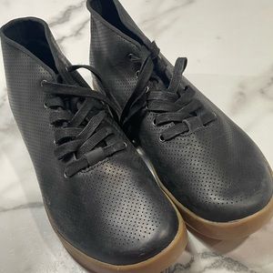 Size 9.5 womens black gum mid leather trainers from Nobull